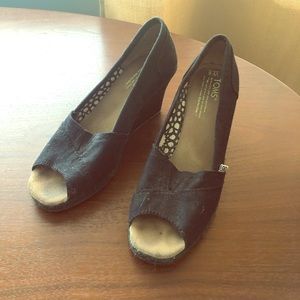 TOMS WEDGES